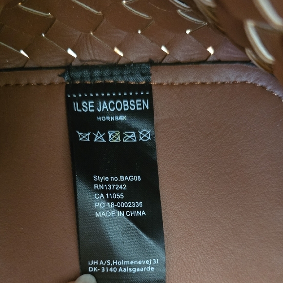 Ilse Jacobsen Elegant Reversible Woven Tote Bag - Brown And Rose Gold - Picture 3 of 5